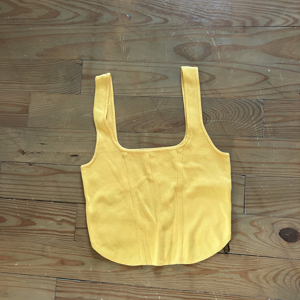 Cropped yellow tank top